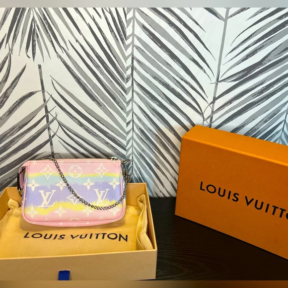 Louis Vuitton Mini Monogram Pochette Accessory Escale Pouch with original chain - Picture 2 of 10